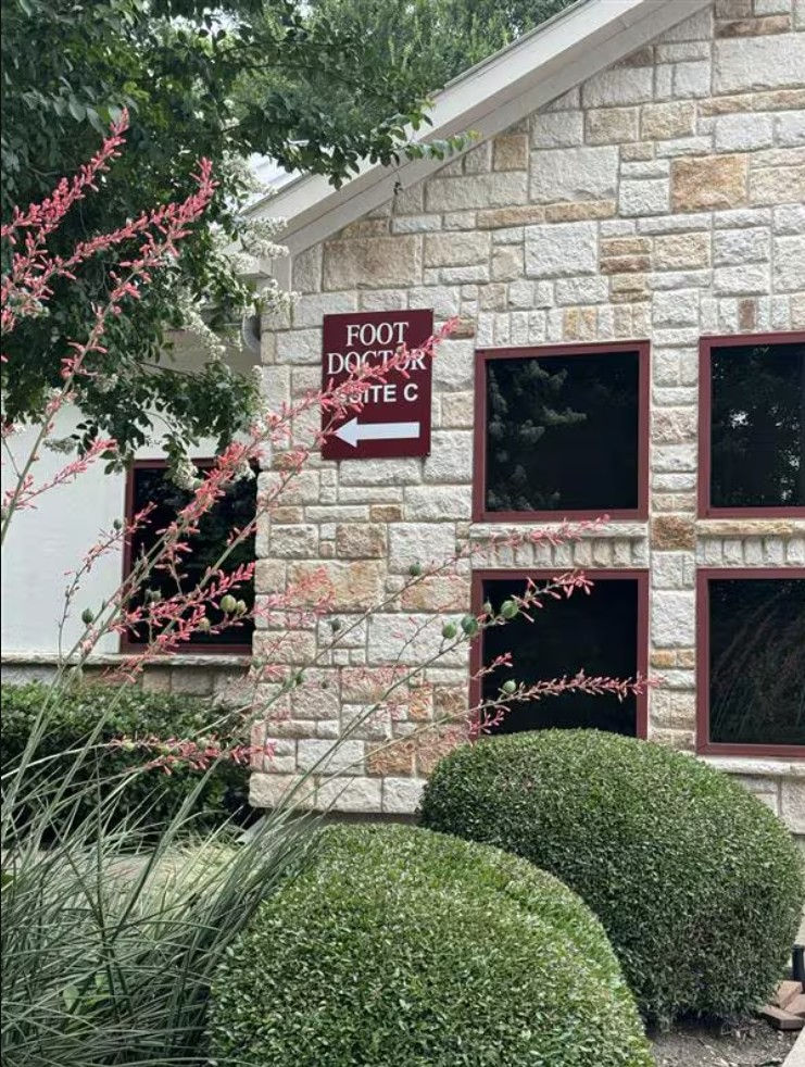 Foot & Ankle Medical Clinic - Podiatrists in Garland TX & Wylie TX - Dr. Scott Nelson DPM & Dr. Hang Nguyen DPM